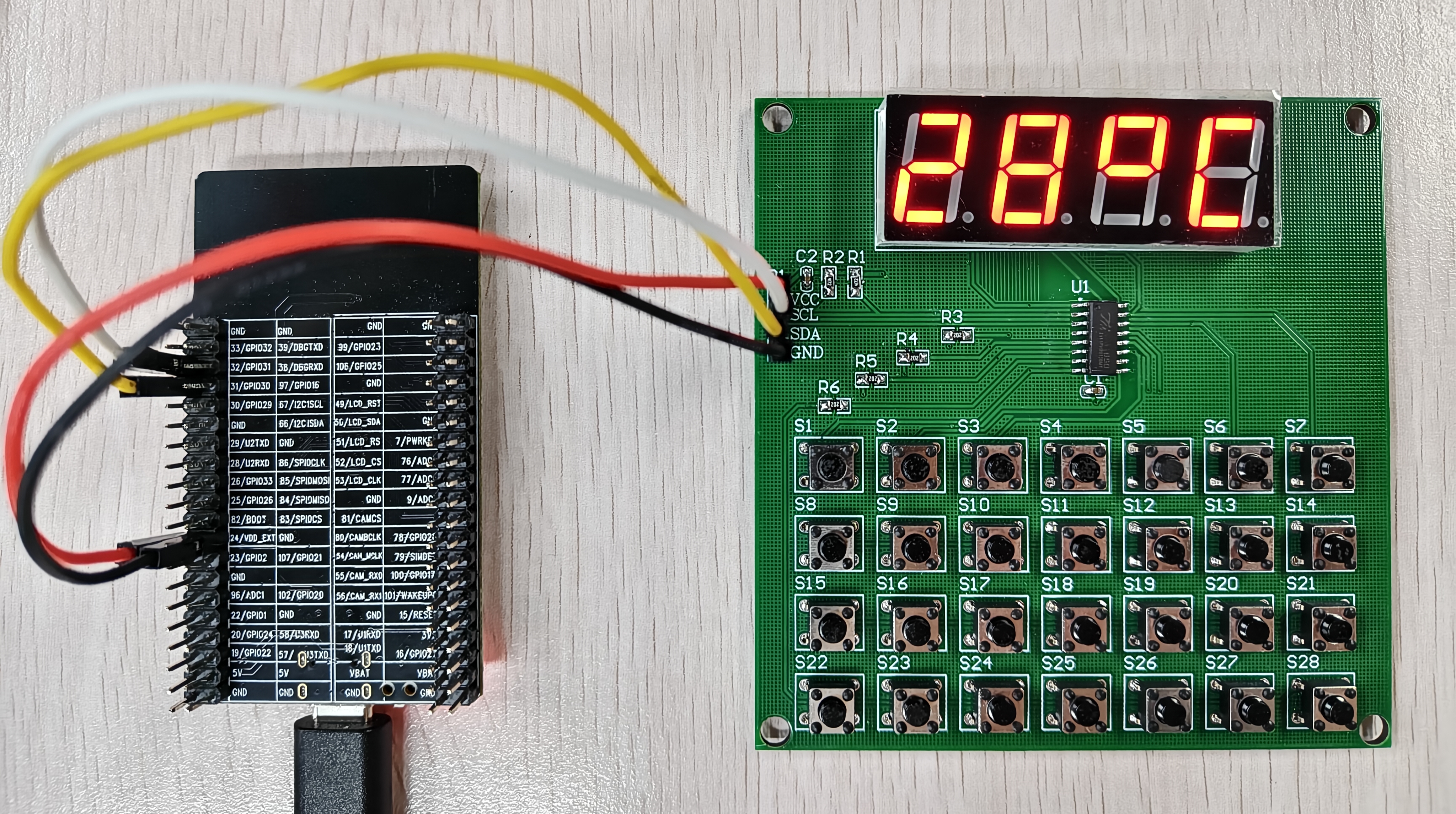 TM1650 硬件连接实物图
